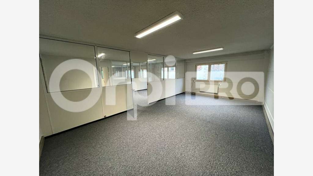 A louer local d'activités 220m² à Champlan