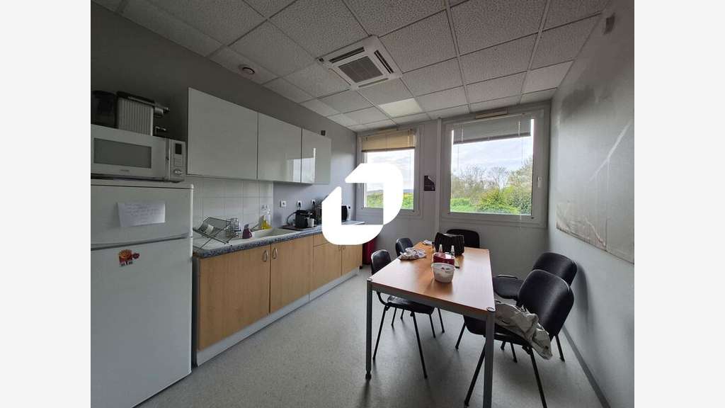 A louer Local d'activité 301m² Champlan