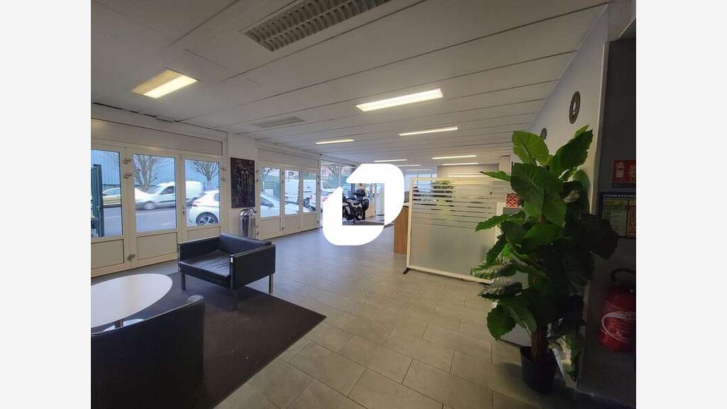 A louer Local d'activité 360m² Champlan