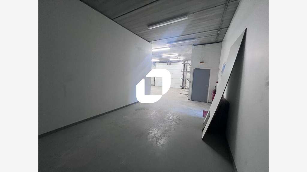 A louer Local d'activité 361m² Champs sur marne