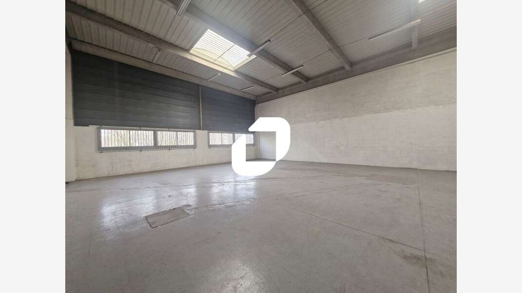 A louer Local d'activité 407m² Champs sur marne