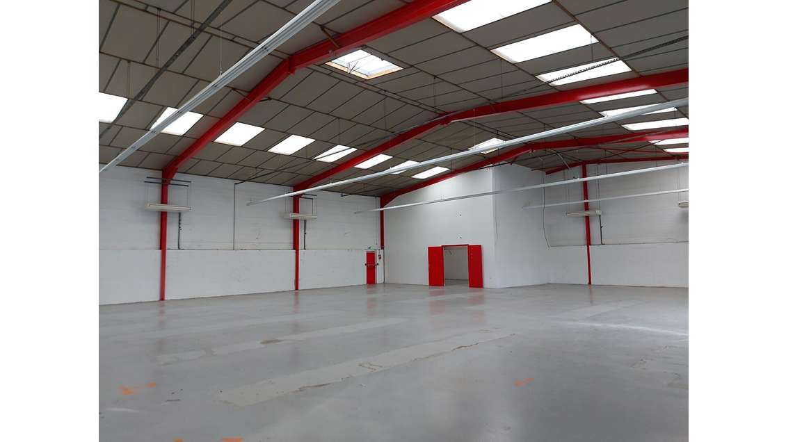 À céder locaux d'activités 766m² agglo Laval