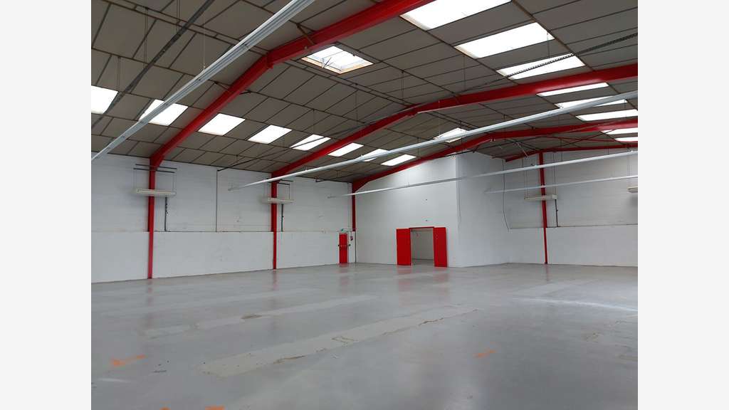 À céder locaux d'activités 766m² agglo Laval