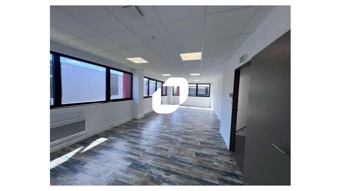 A louer Local d'activité 262m² Chanteloup en brie