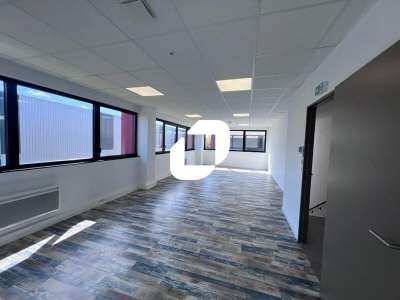 Location Locaux d'activités - Entrepôts à Chanteloup-en-Brie