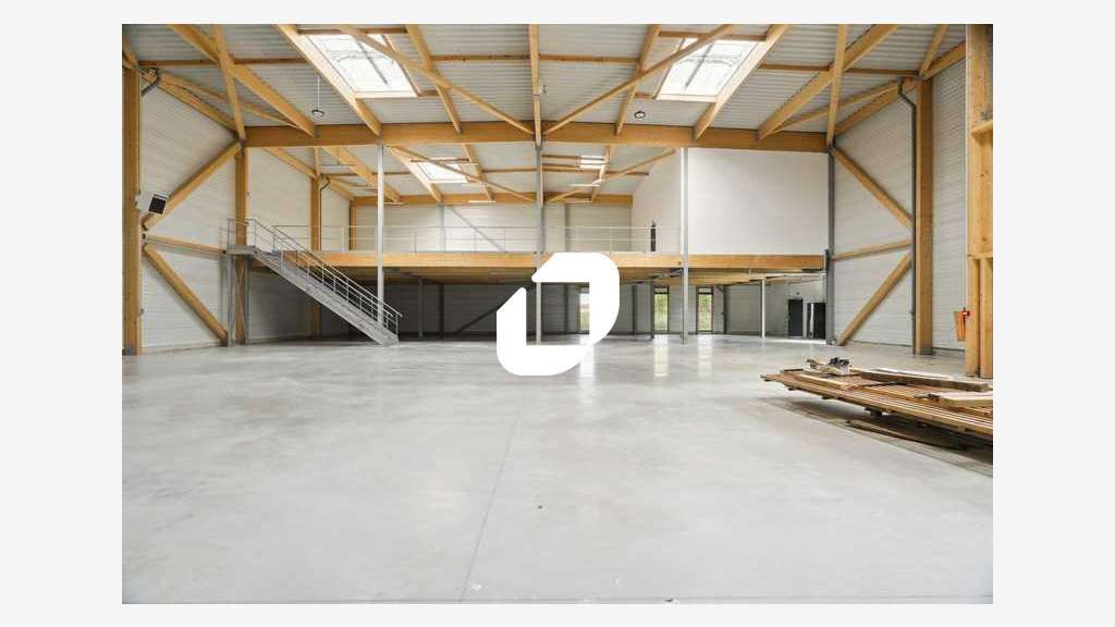 A louer Local d'activité 718m² Chanteloup en brie