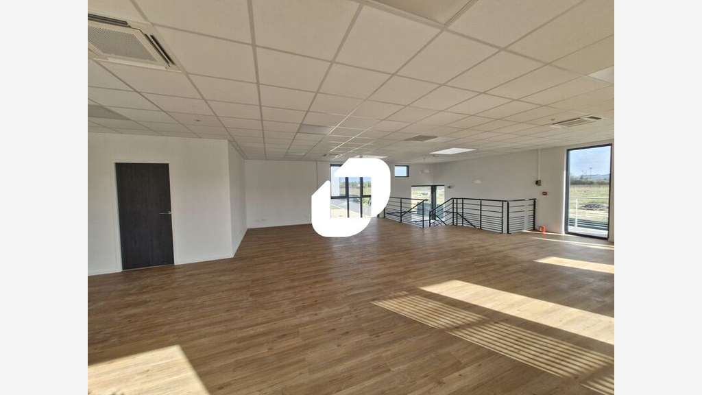 A louer Local d'activité 3228m² Chanteloup en brie