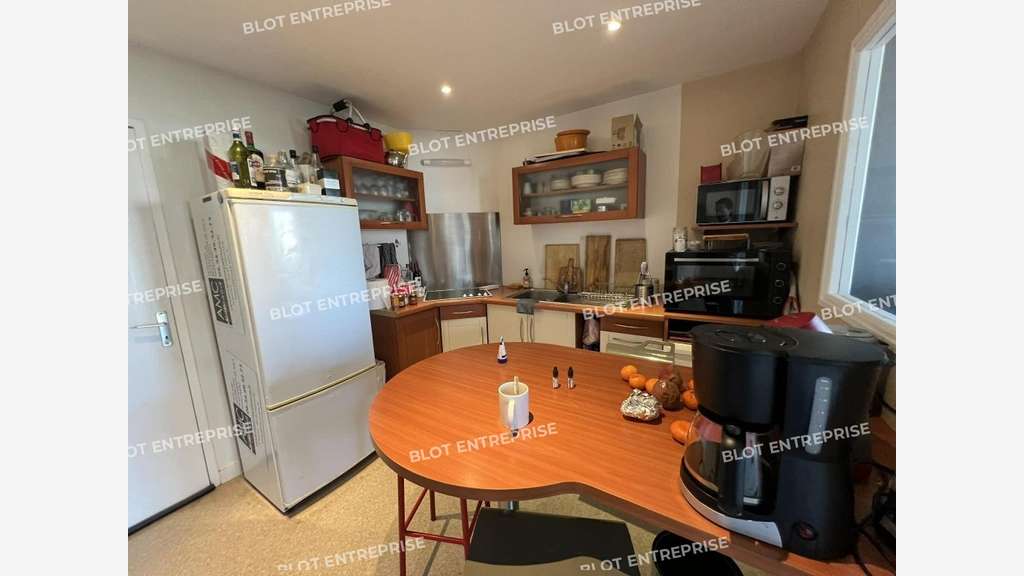 A louer local d'activités 320m² à Chantepie
