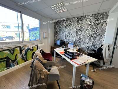 A louer local d'activités 320m² à Chantepie