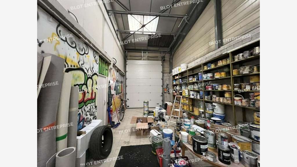 A louer local d'activités 320m² à Chantepie