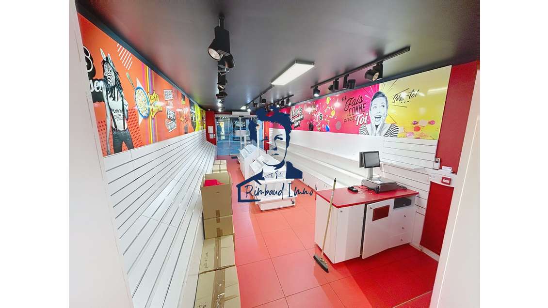 A louer local 78m² emplacement N°1 à Charleville