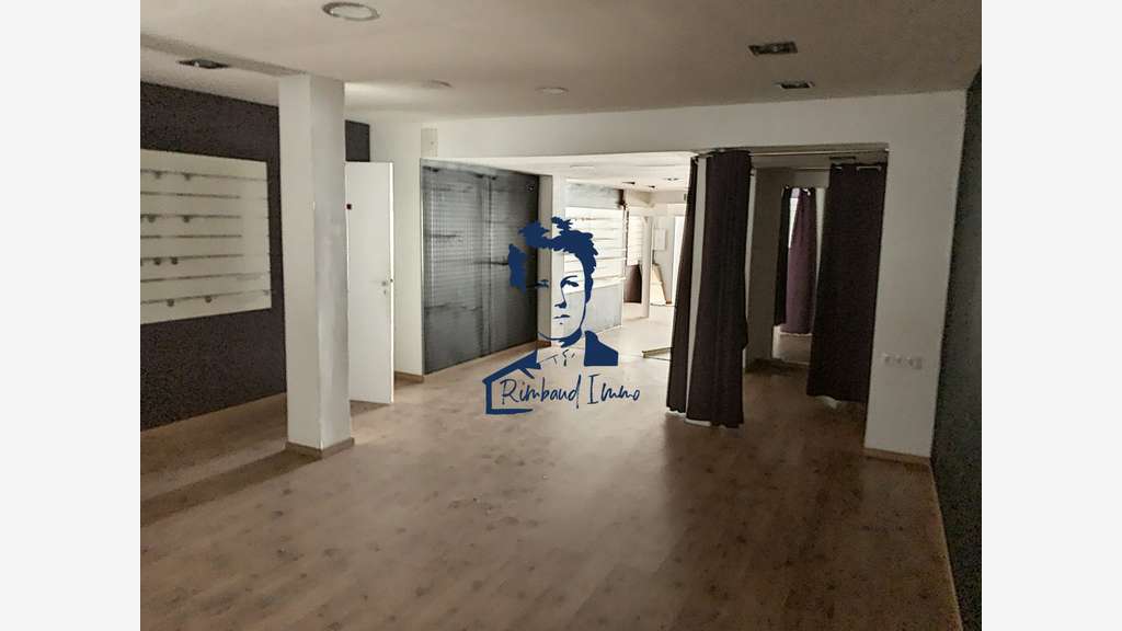 A louer local rénové 112m² à Charleville-Mézières