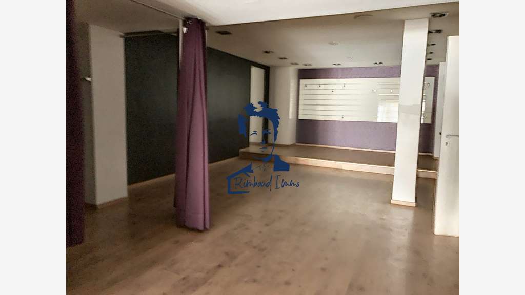 A louer local rénové 112m² à Charleville-Mézières