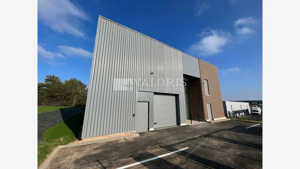 Local d'activité 435m² à Charnay-lès-Mâcon