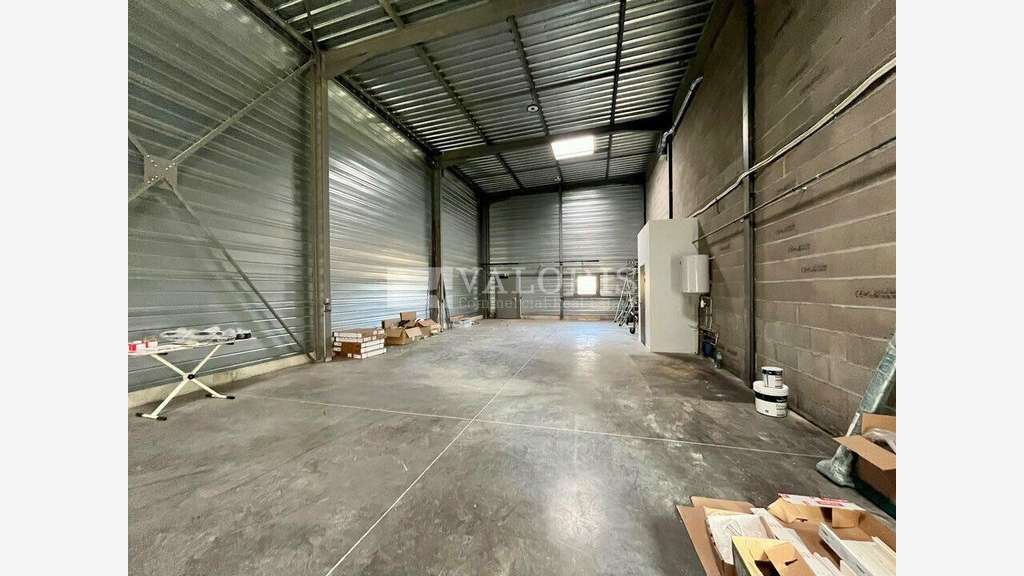Local d'activité 435m² à Charnay-lès-Mâcon