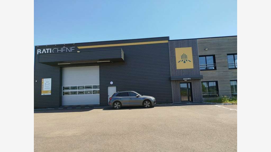 Bâtiment d'activité 1883m² à louer à Charolles