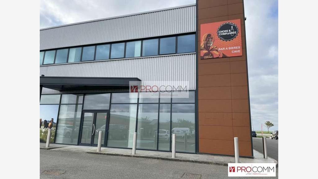 Local d'angle 220m² à louer agglo Chartres