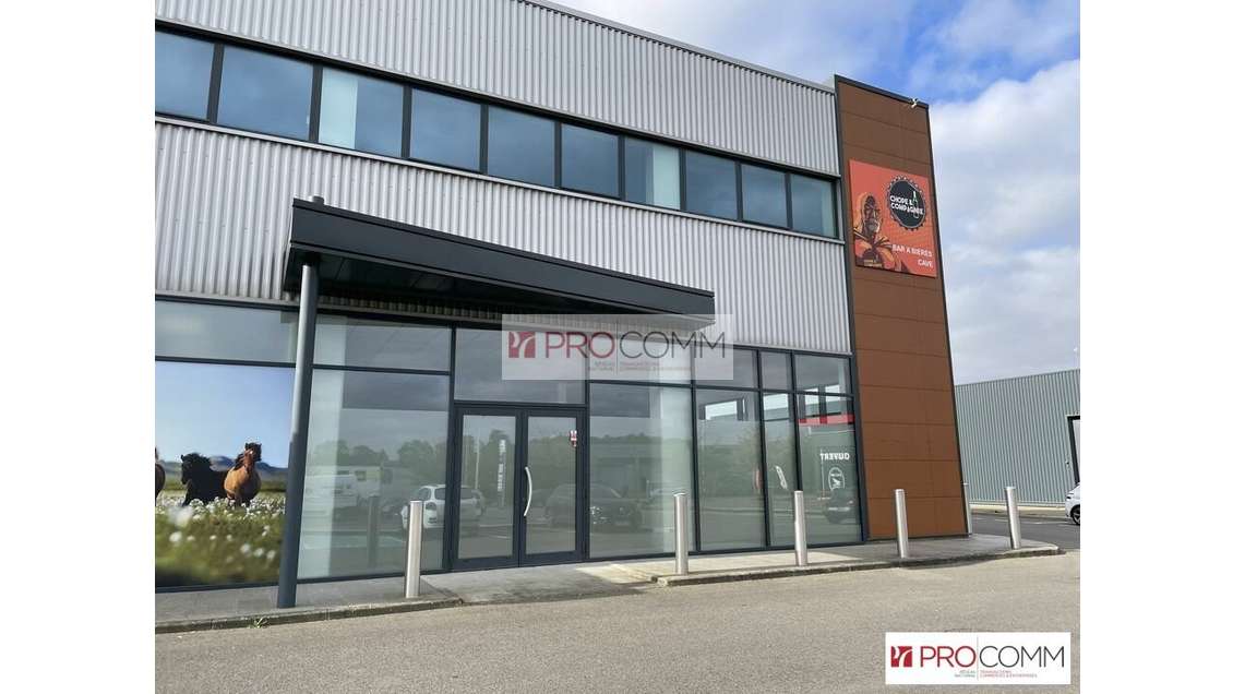 Local d'angle 220m² à louer agglo Chartres 