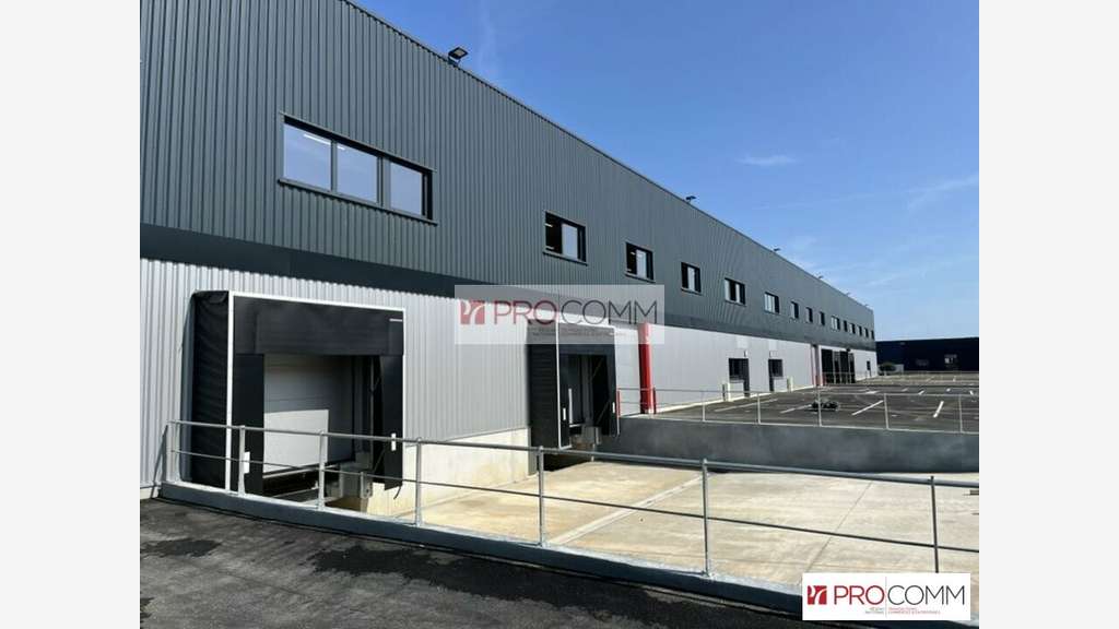 Cellule 314m² à louer proche A11 à Chartres