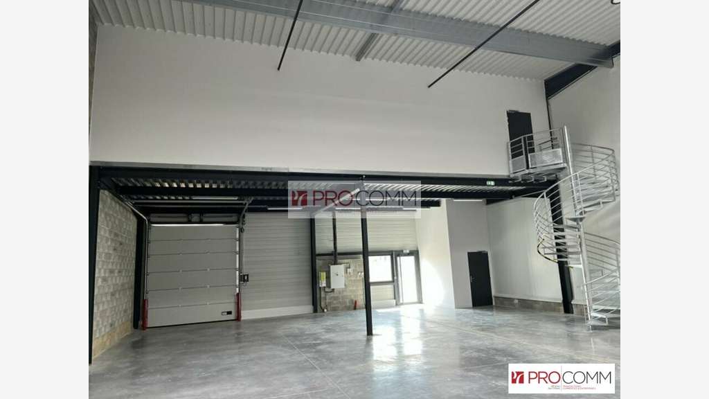 Cellule 315m² à louer proche rocade à Chartres