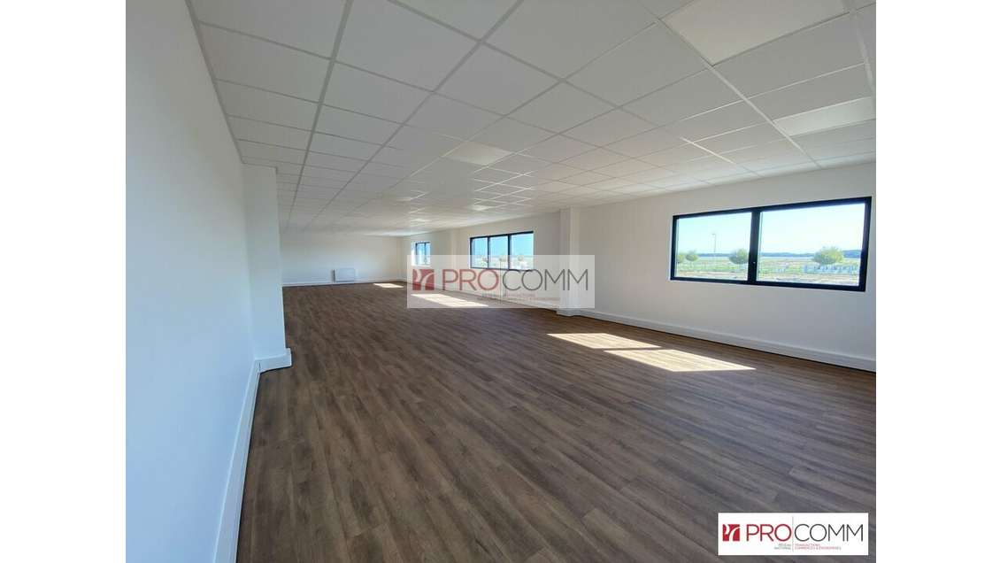 Cellule 311m² à louer à Chartres proche A11