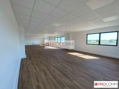 Local d'activité 454m² à louer à Chartres A11