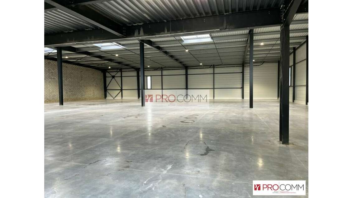 Cellule 1183m² à louer proche rocade à Chartres