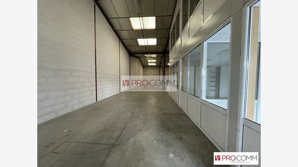 Loue local d'activité bureaux 470m² prox Chartres