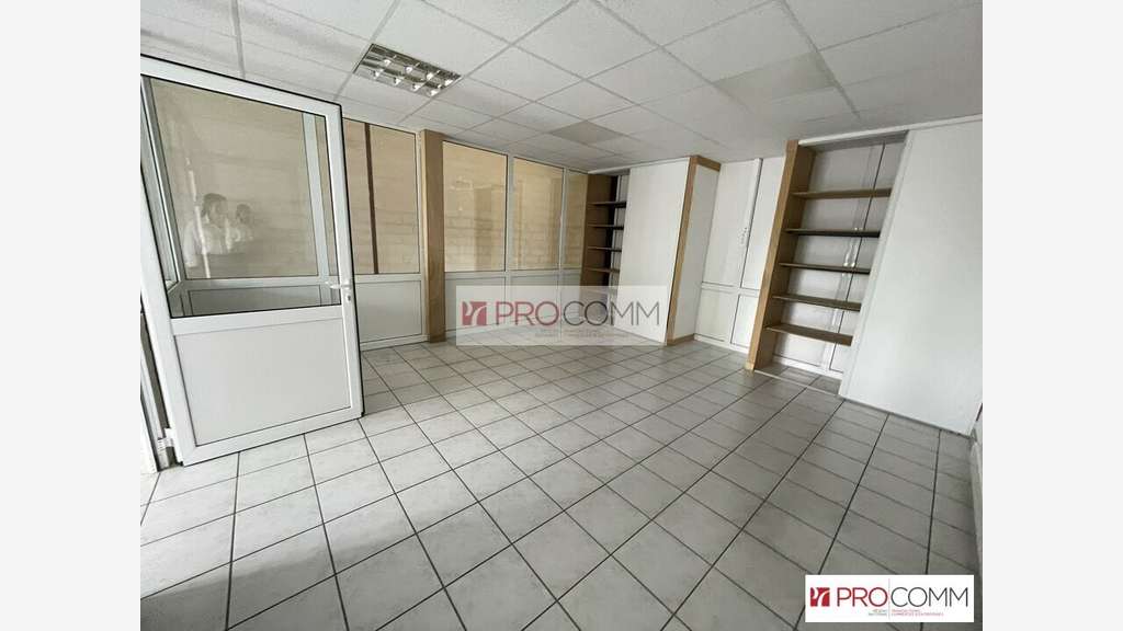 Loue local d'activité bureaux 470m² prox Chartres
