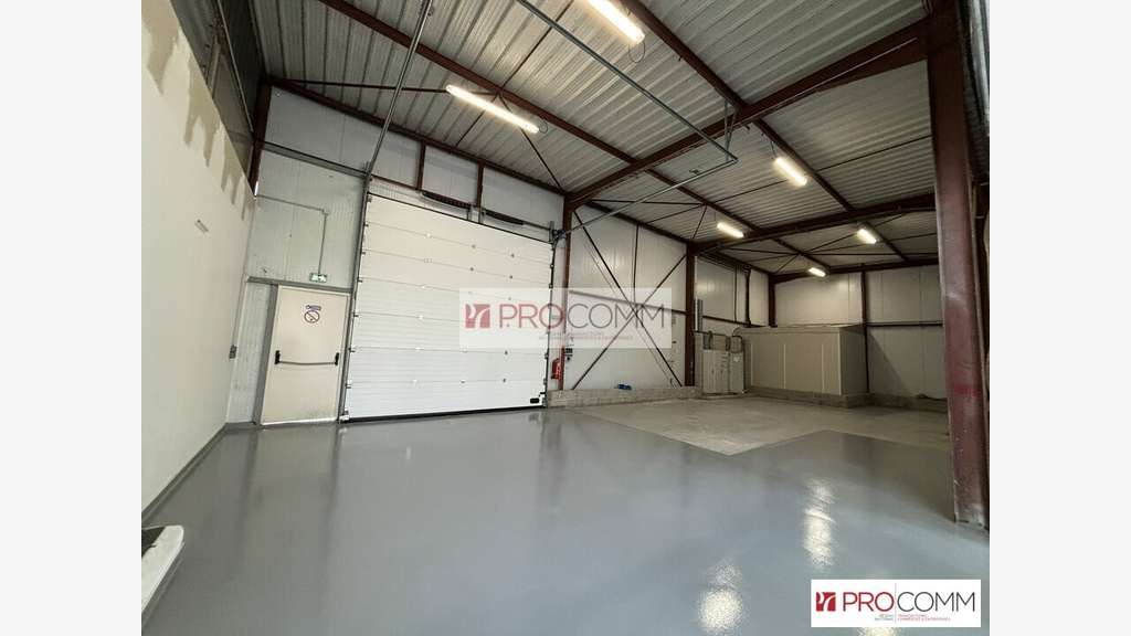 Local d'activité de 1245m² à louer Chartres agglo