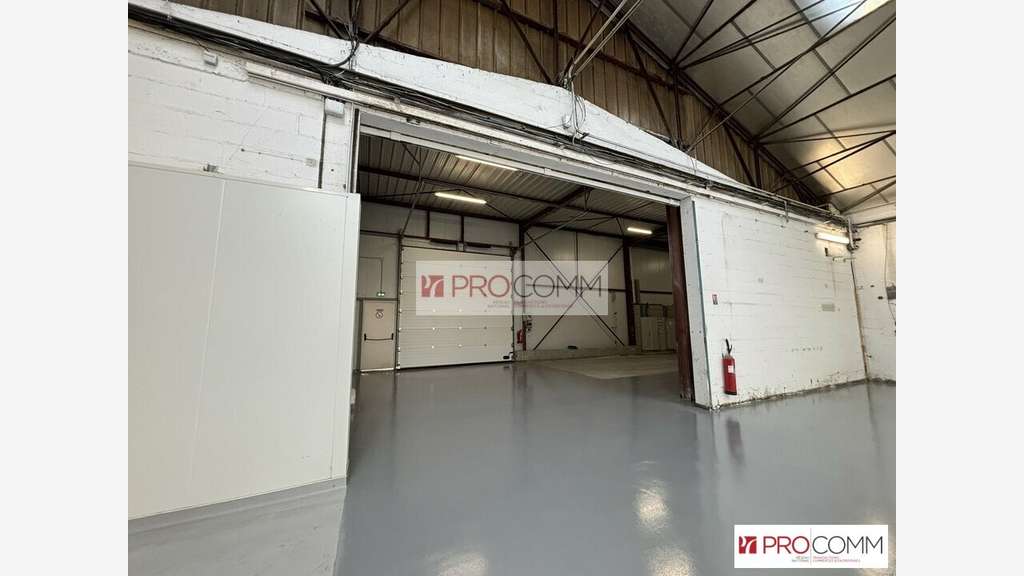 Local d'activité de 1245m² à louer Chartres agglo