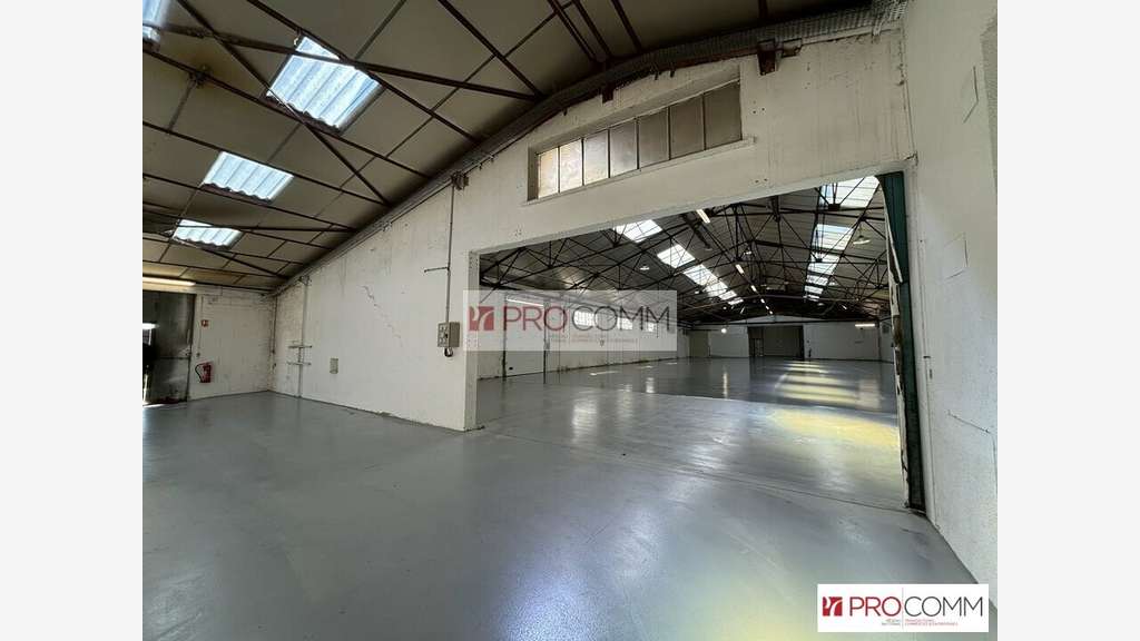 Local d'activité de 1245m² à louer Chartres agglo