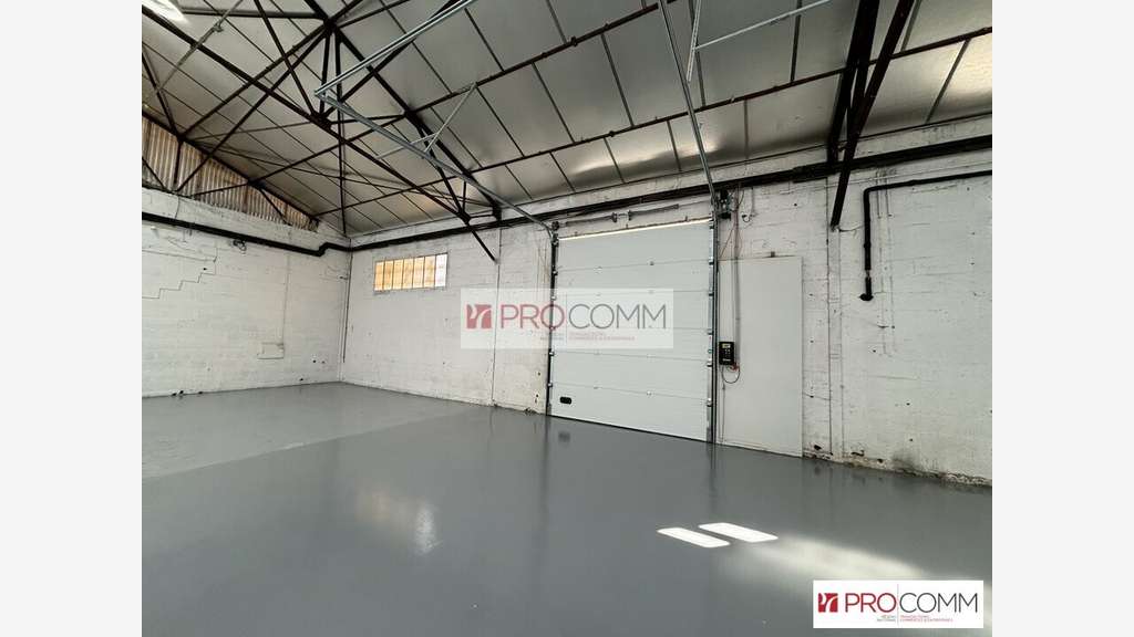 Local d'activité de 1245m² à louer Chartres agglo