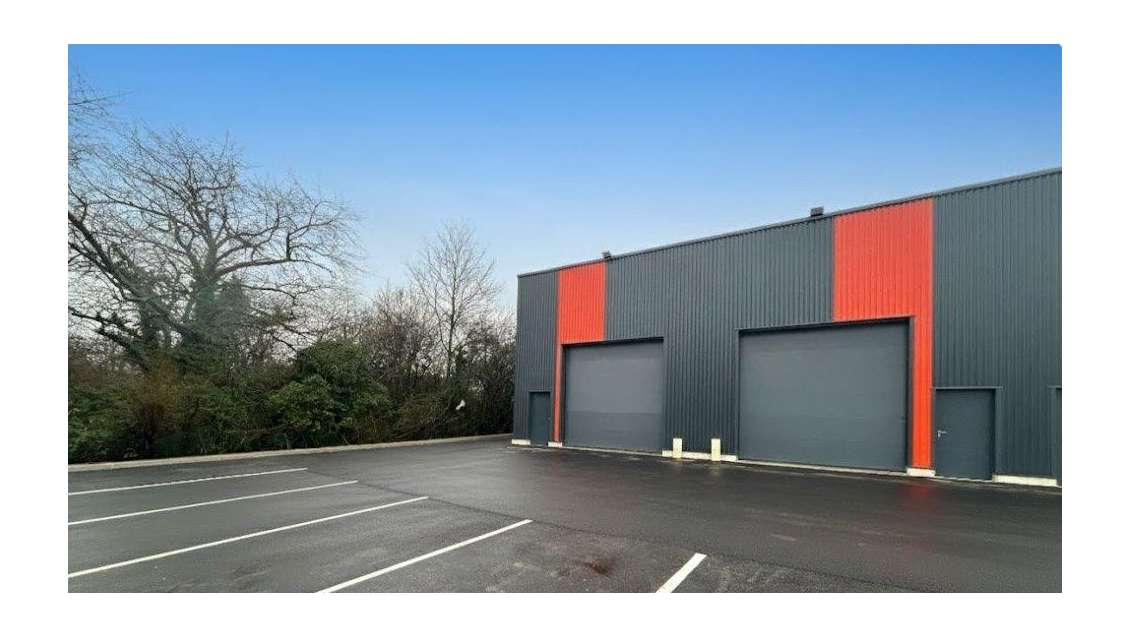 Location local neuf 300m² à Charvieu-Chavagneux