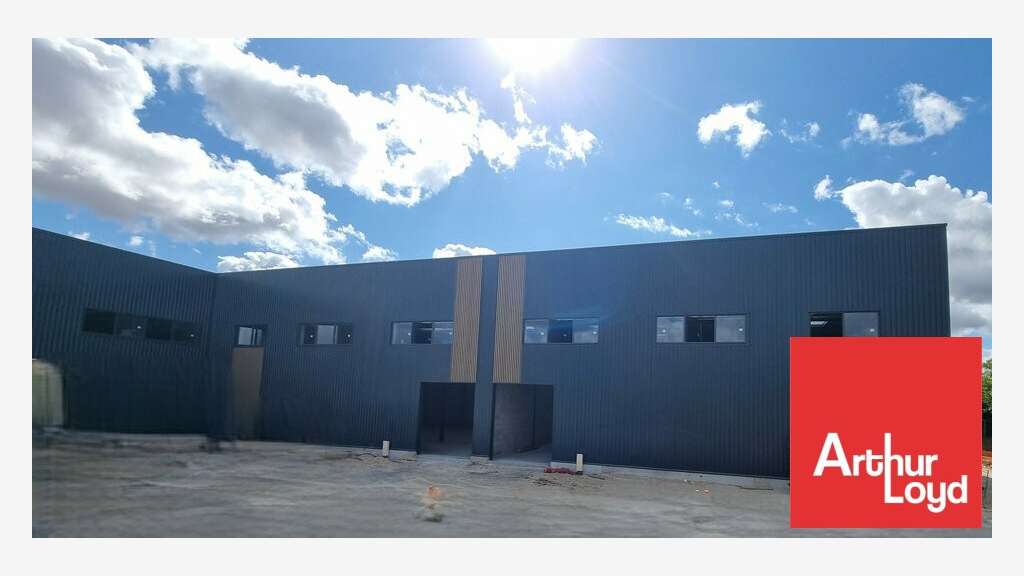 Loue local d'activité 854m² Chasseneuil-du-Poitou
