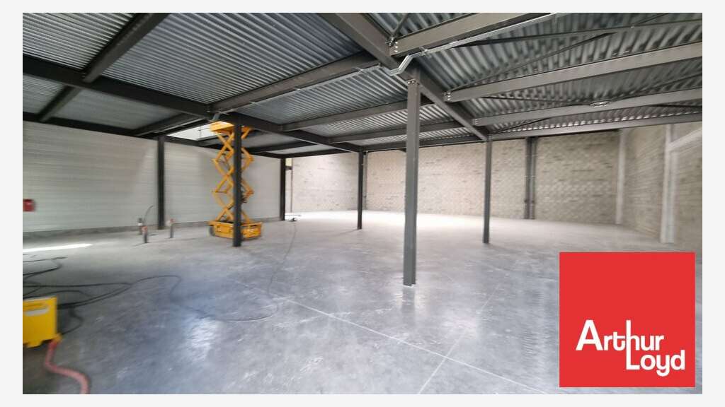 Loue local d'activité 854m² Chasseneuil-du-Poitou