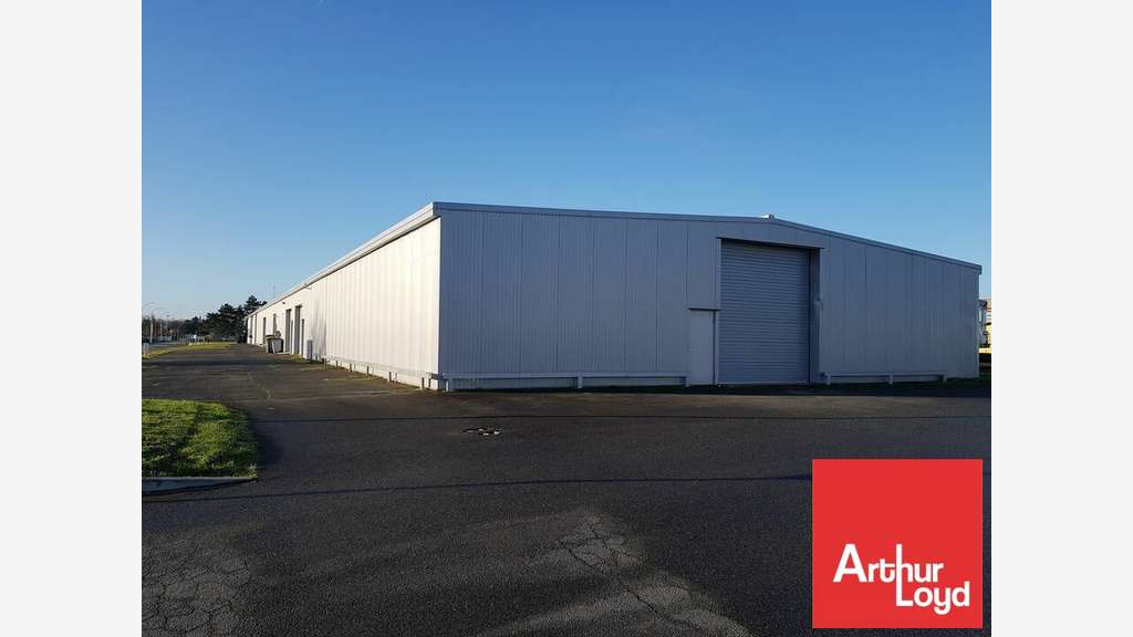Entrepôt 125m² à louer à Chasseneuil du Poitou