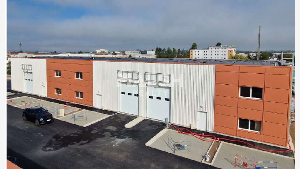 Locaux d'activités à louer 714m² à Chassieu