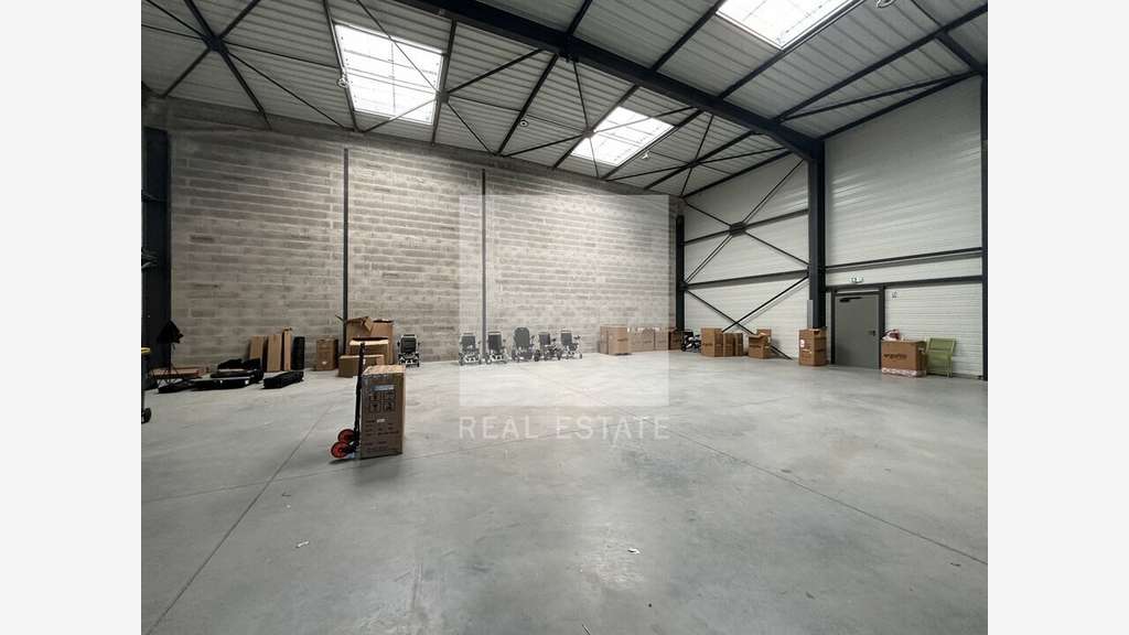 Local d'activité bureaux 460m² à louer à Chassieu