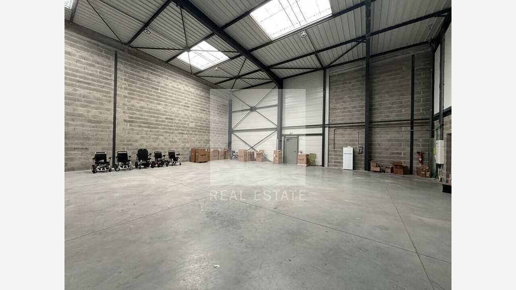 Local d'activité bureaux 460m² à louer à Chassieu