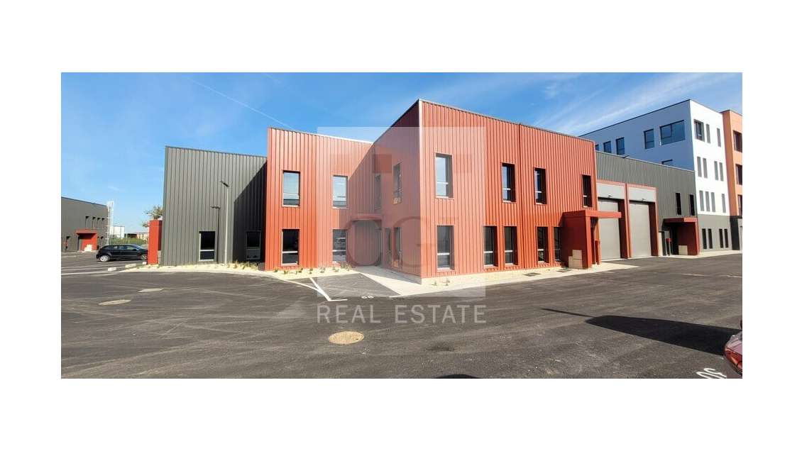 Local d'activité bureaux 460m² à louer à Chassieu