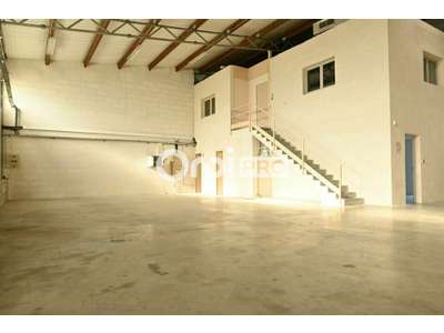 Location Locaux d'activités - Entrepôts à Chassieu