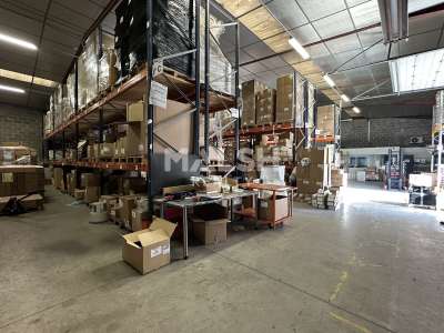 Location Locaux d'activités - Entrepôts à Chassieu