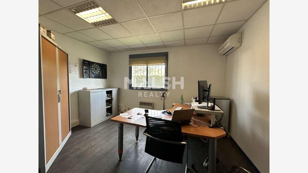 Local d'activités à louer 1603m² à Chassieu