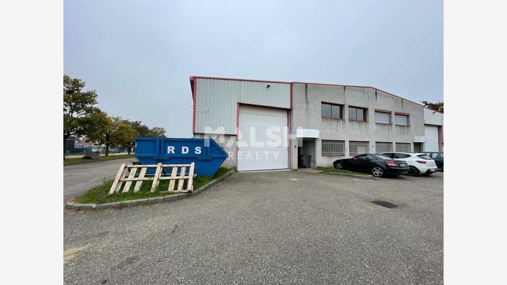 Local à louer 430m² à Chassieu ZI Mi-Plaine