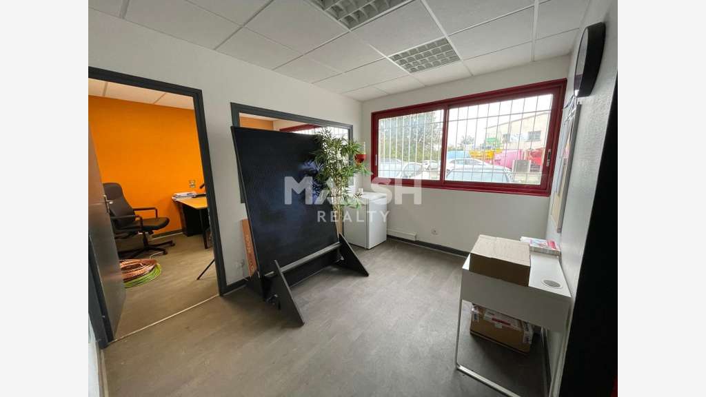 Local à louer 430m² à Chassieu ZI Mi-Plaine