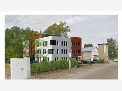 Local d'activité 380m² à louer à Chassieu