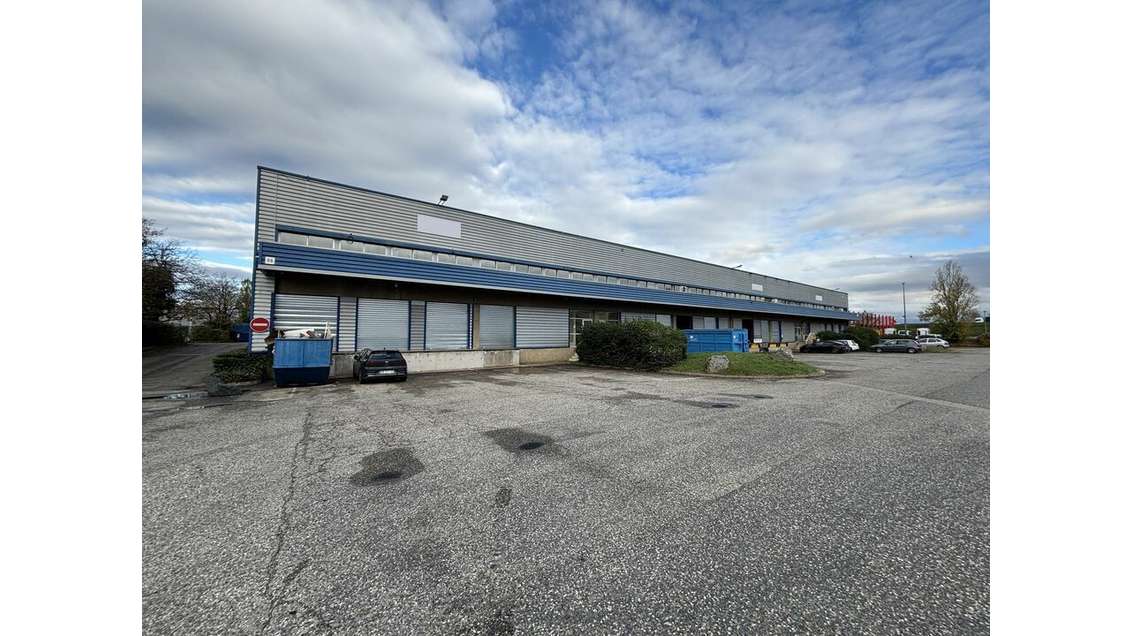 Bâtiment industriel 1150m² à louer à Chassieu