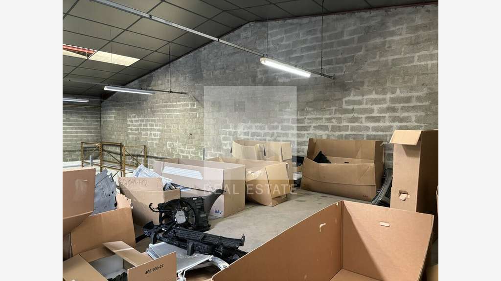 Local d'activité bureaux 380m² à louer à Chassieu