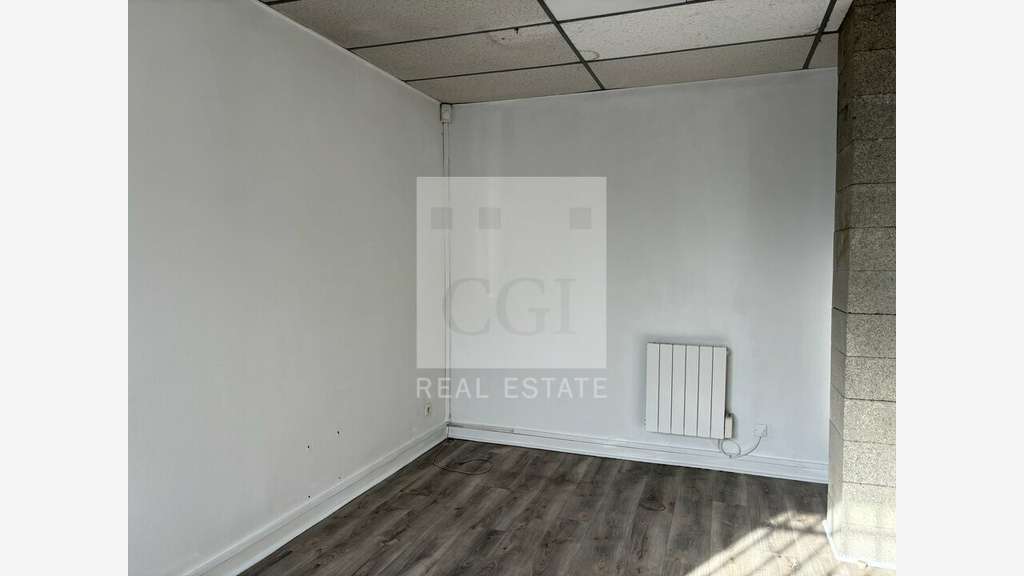 Local d'activité de 350m² à louer à Chassieu